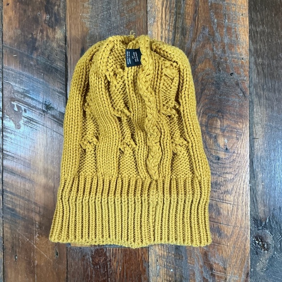 NASH Nashville Souvenir Mustard Yellow Cable Knit Pom Beanie Hat Women’s - Picture 5 of 7